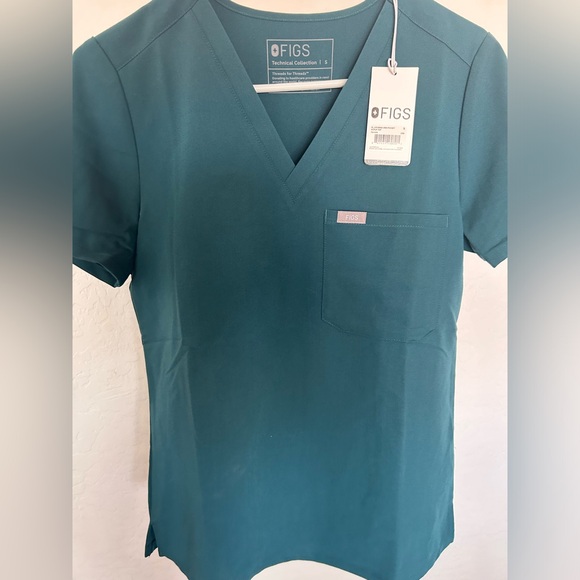 Figs Tops - Caribbean Blue Catarina™ - One-Pocket Scrub Top - S / Caribbean Blue